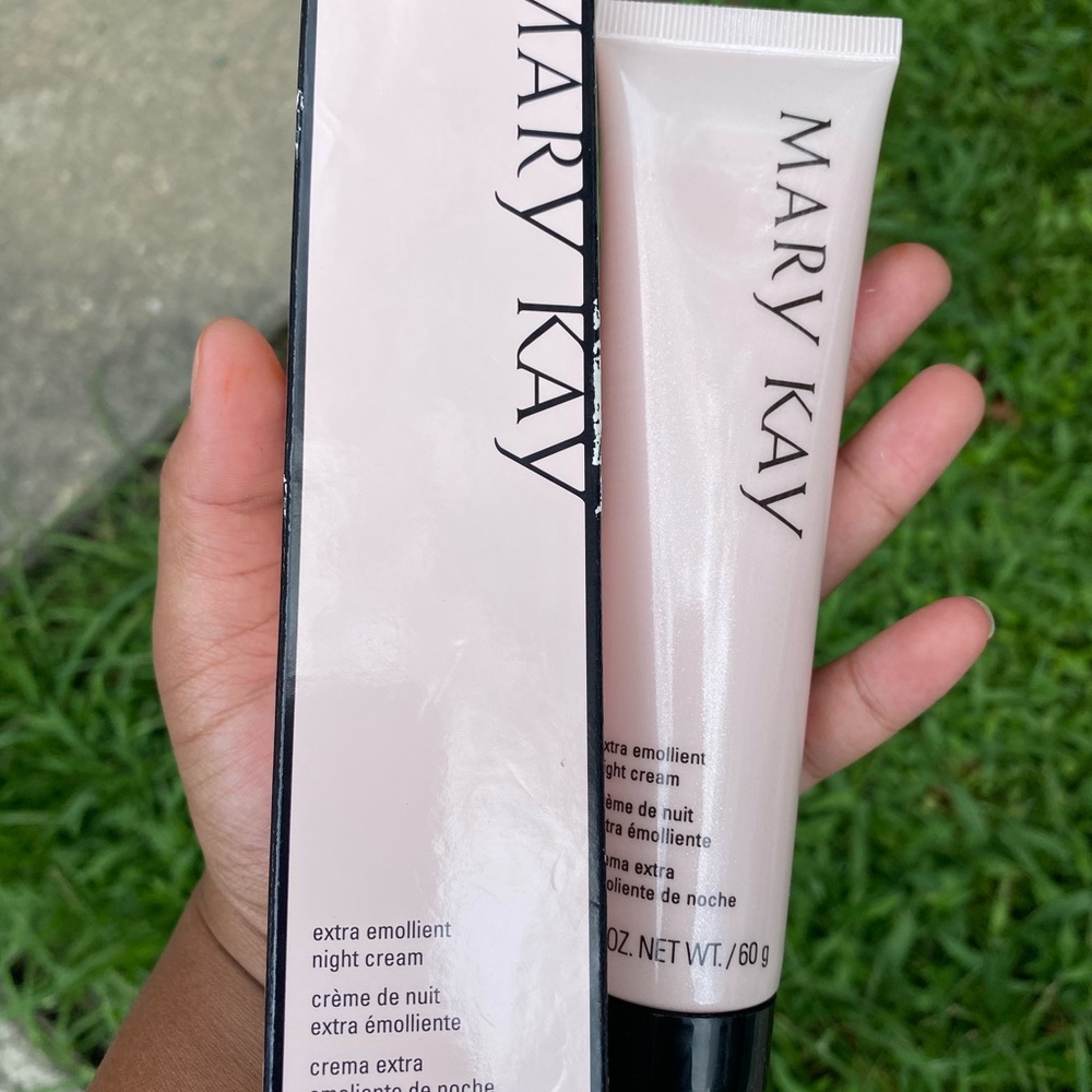 Mary Kay Extra Emollient Night Cream